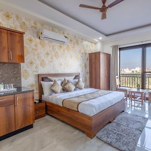 Hotel Gill Comfort Inn - Close To Medanta, Artemis And Fortis Hospital